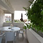 Zorana Apartamento *