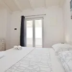 Zorana * Rogoznica (Sibenik-Knin)