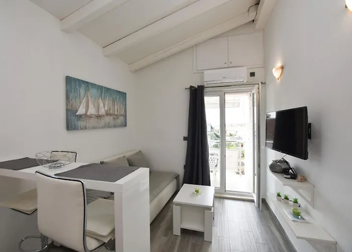 Zorana Daire Rogoznica (Sibenik-Knin)