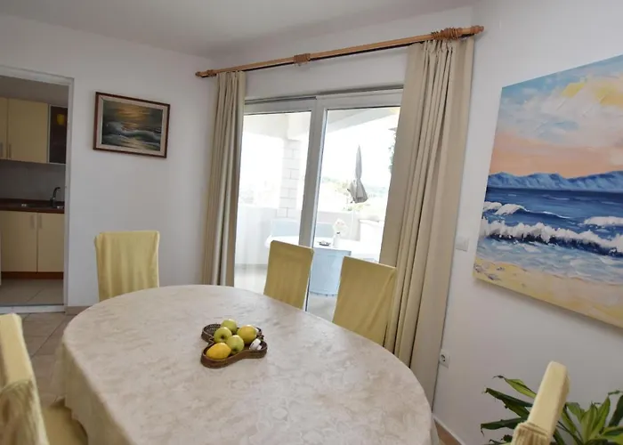 Zorana * Rogoznica (Sibenik-Knin)