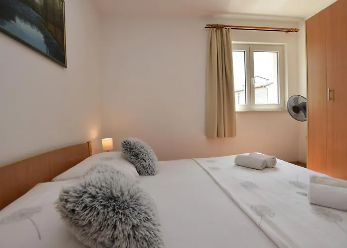 Daire Zorana Rogoznica (Sibenik-Knin)