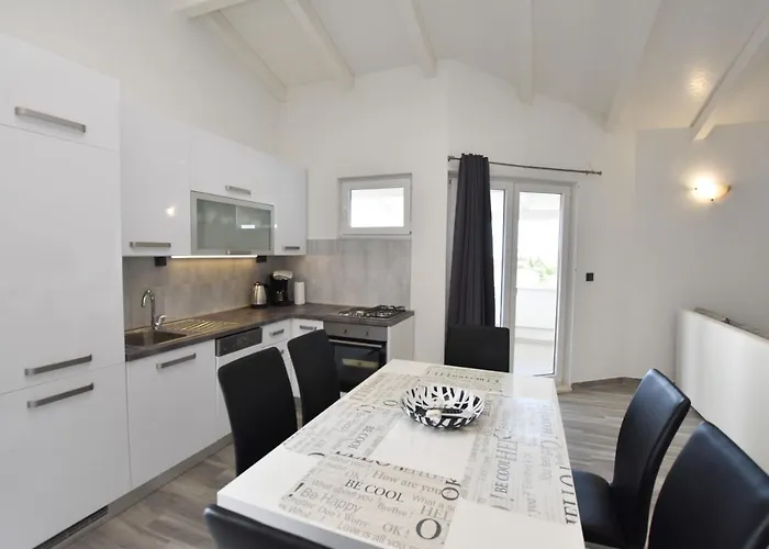 Zorana Rogoznica (Sibenik-Knin)